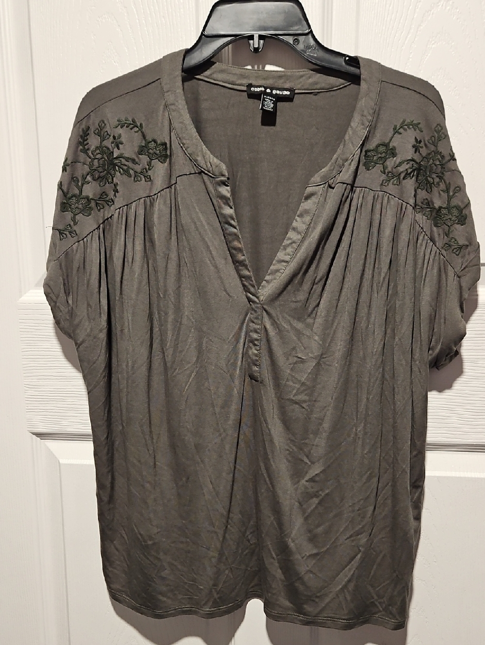 Cable & Gauge Olive Green Embroidered Split-Neck Tunic